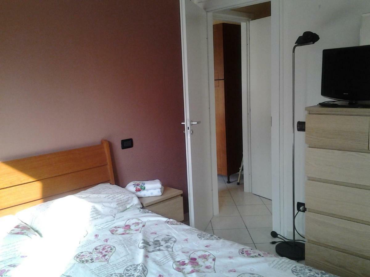 Scarpone Apartamento Pavia Exterior foto